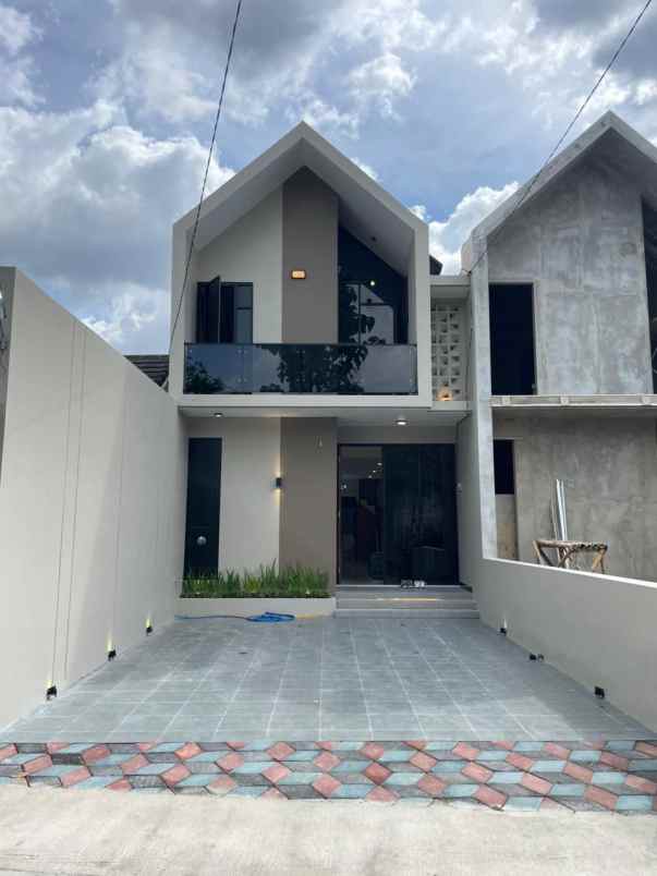 dijual rumah wedomartani krapyak sleman