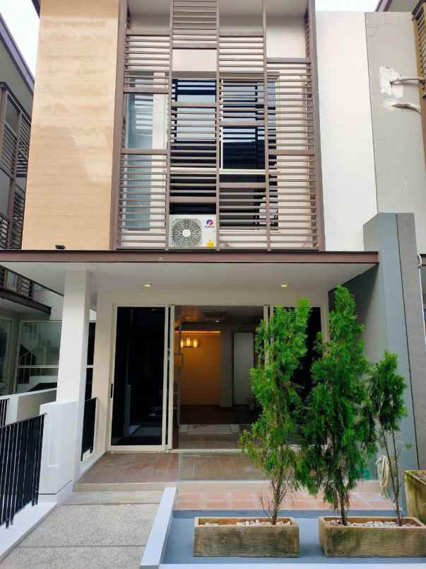 dijual rumah wisata bukit mas