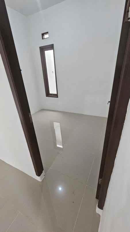 dijual rumah wisma asri