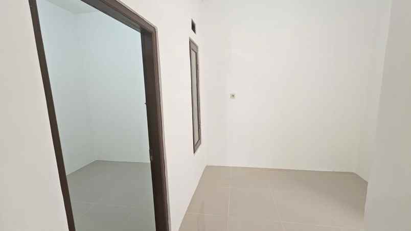 dijual rumah wisma asri