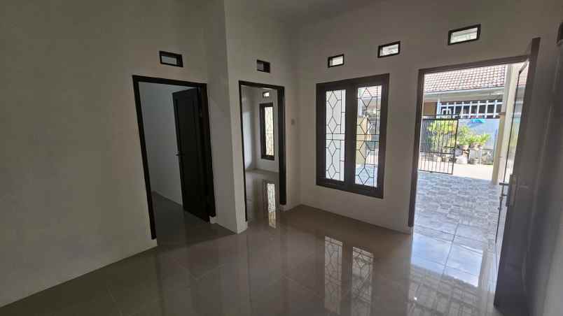 dijual rumah wisma asri
