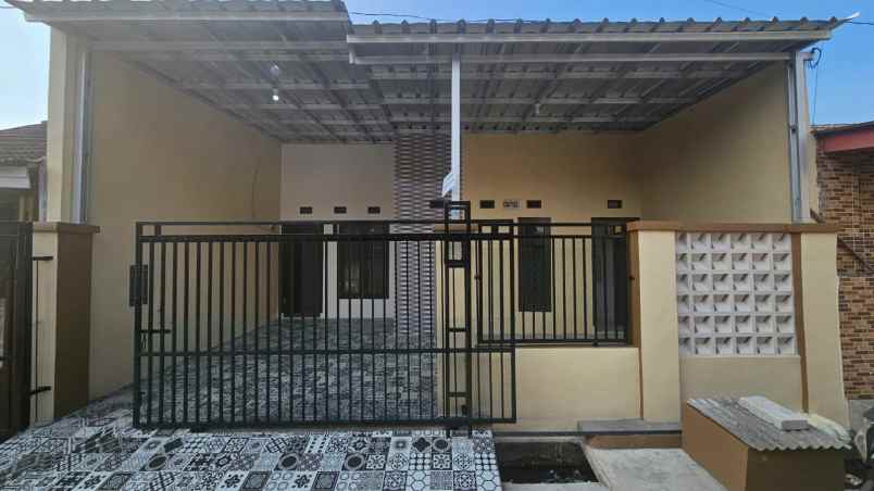 dijual rumah wisma asri