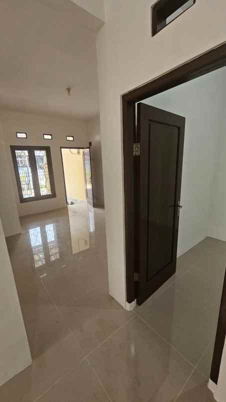 dijual rumah wisma asri
