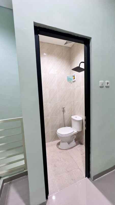 dijual rumah wisma tirta agung