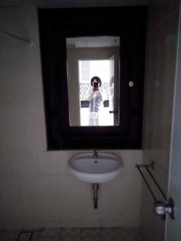 dijual uc apartemen tower berkeley