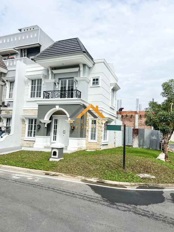 dijual villa komplek citraland gama