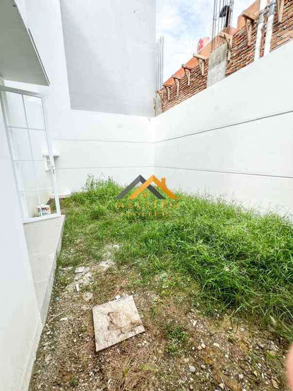 dijual villa komplek citraland gama