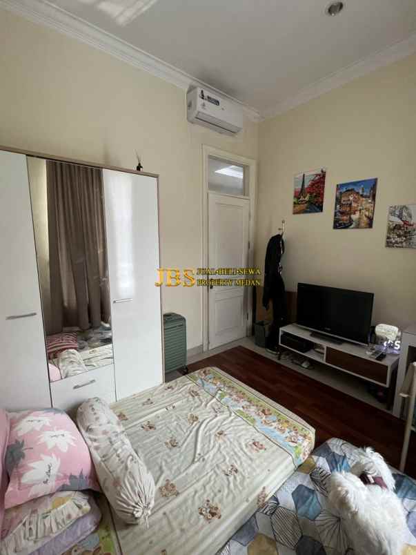 dijual villa komplek citraland gama