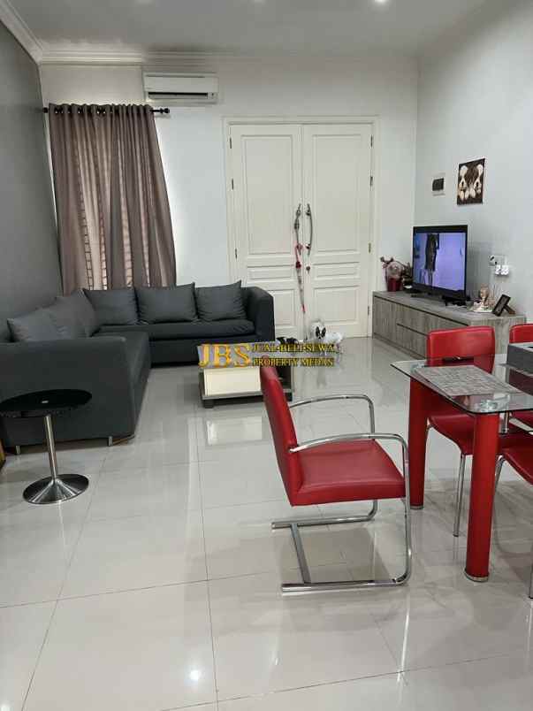 dijual villa komplek citraland gama