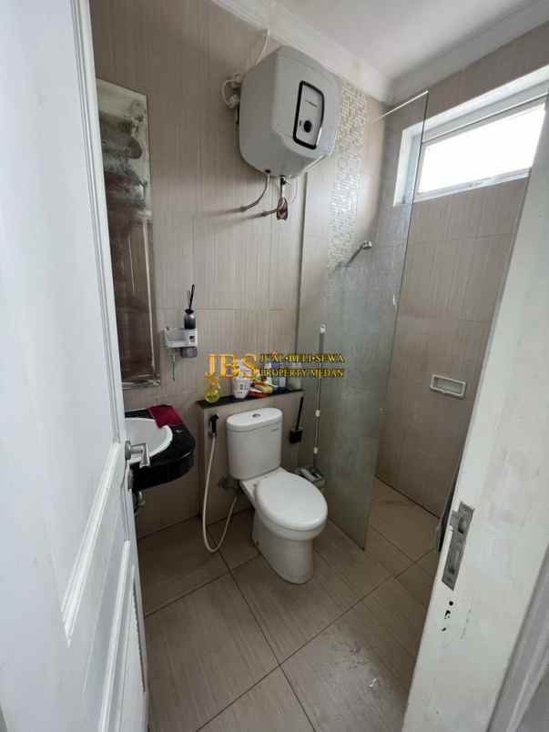 dijual villa komplek citraland gama