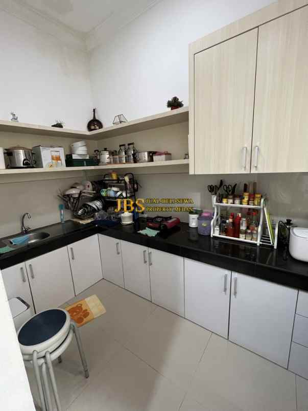 dijual villa komplek citraland gama