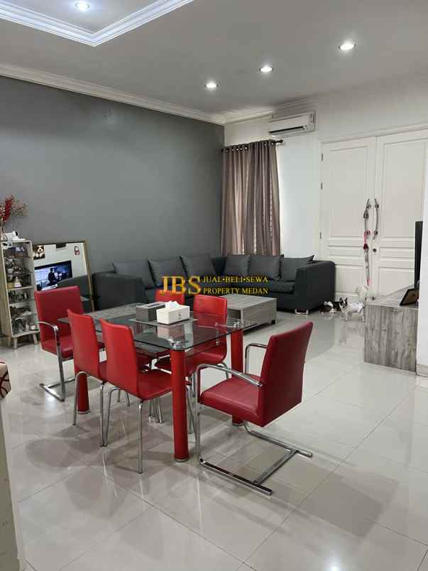 dijual villa komplek citraland gama