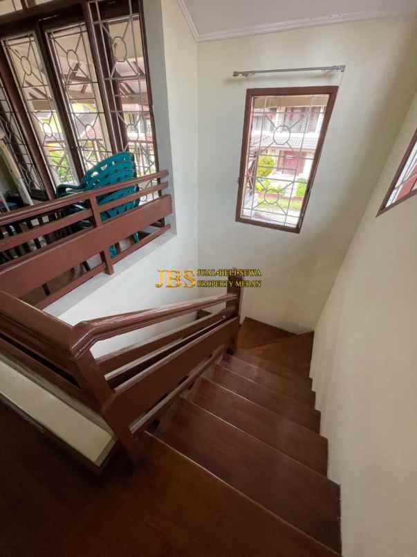 dijual villa komplek greenhill