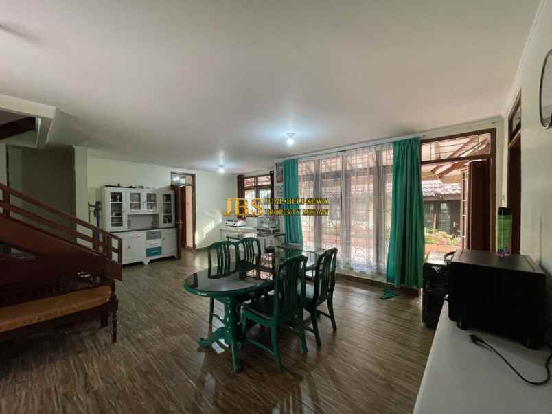 dijual villa komplek greenhill