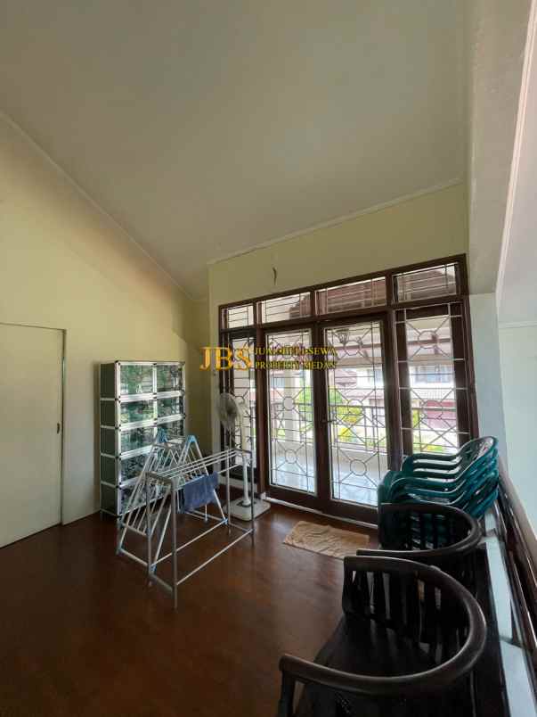 dijual villa komplek greenhill