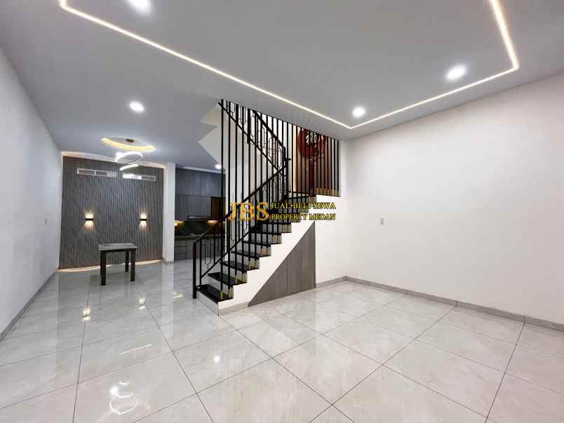 dijual villa komplek opera house jalan