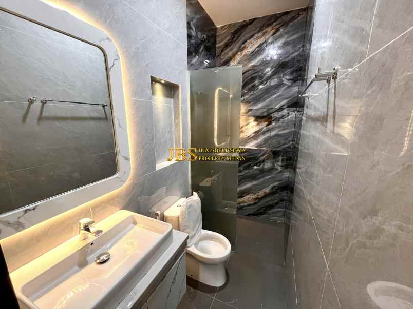 dijual villa komplek opera house jalan