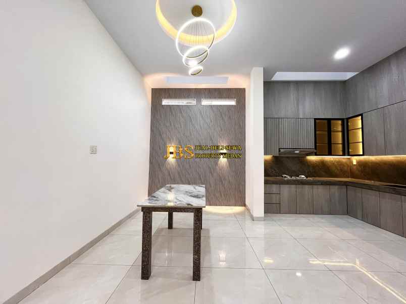 dijual villa komplek opera house jalan