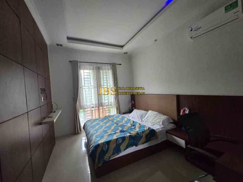 dijual villa komplek villa panbil jalan
