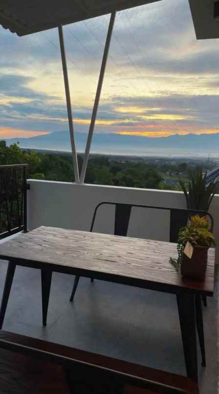 dijual villa mojorejo kota batu