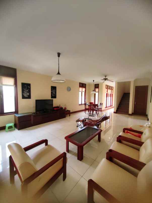 dijual villa the taman dayu