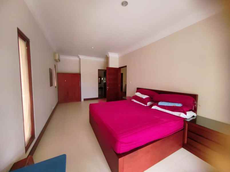 dijual villa the taman dayu