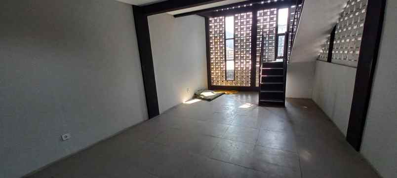 disewakan ruko gudang kantor haji nawi