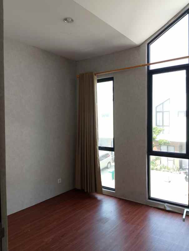 disewakan rumah citra garden puri jakarta barat