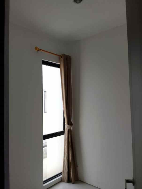 disewakan rumah citra garden puri jakarta barat