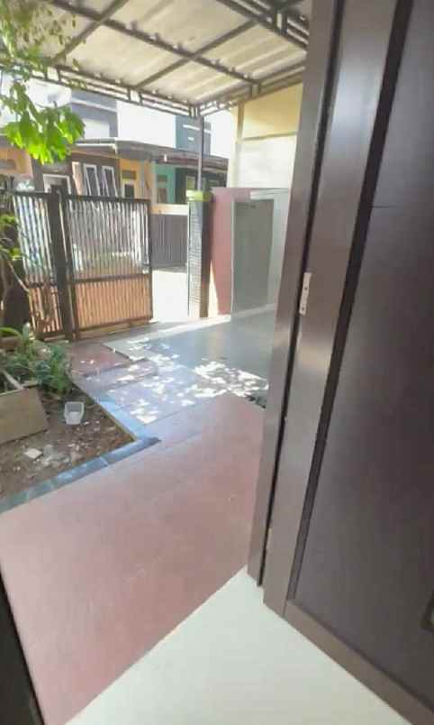 disewakan rumah cluster pamulang dkat bunderan unpam 1