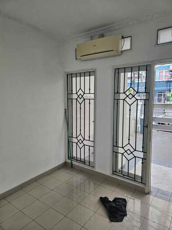 disewakan rumah gading nirwana