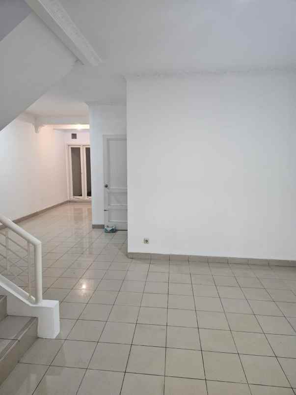 disewakan rumah gading nirwana