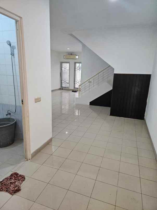 disewakan rumah gading nirwana