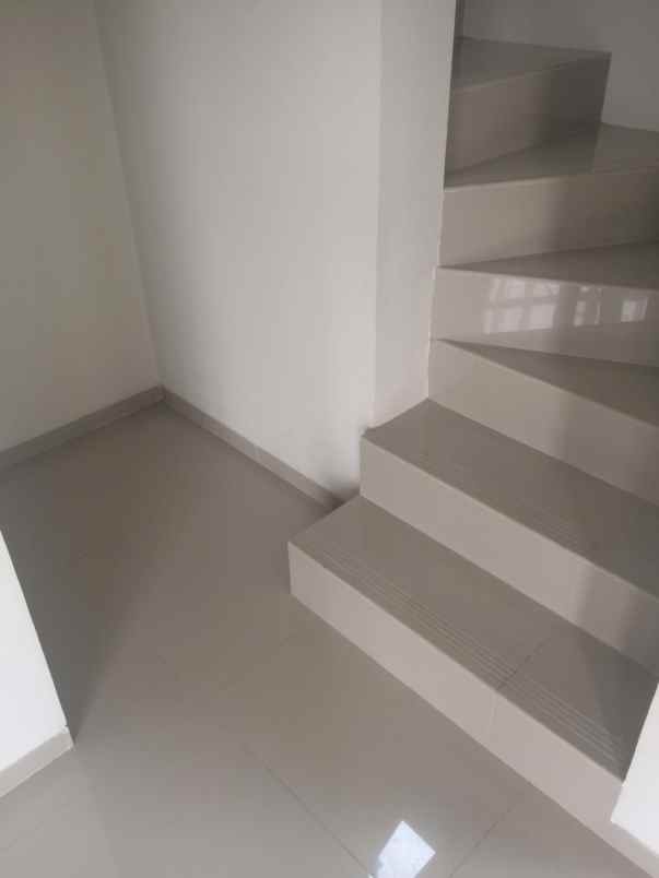 disewakan rumah graha raya bintaro