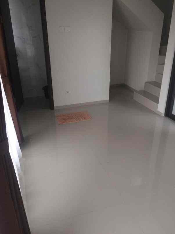 disewakan rumah graha raya bintaro