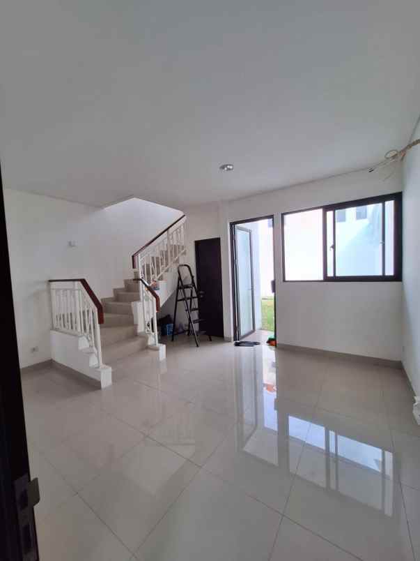 disewakan rumah jakarta garden city