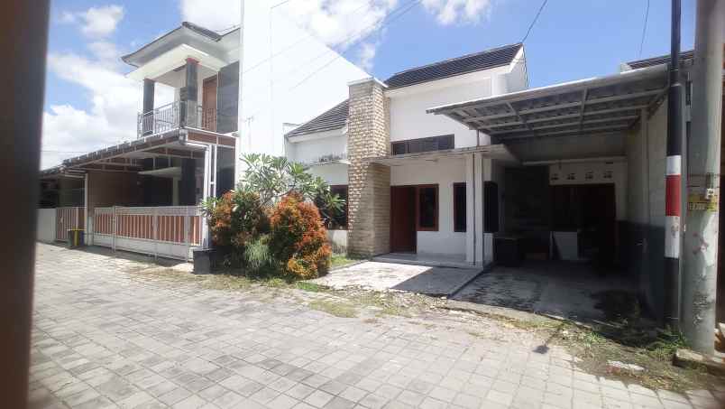 disewakan rumah jalan menayu lor 2