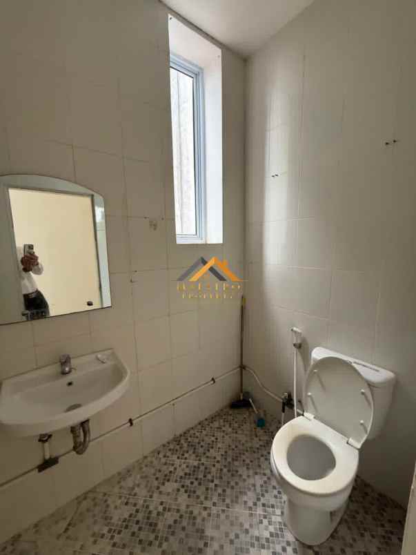 disewakan rumah komplek mutiara residence