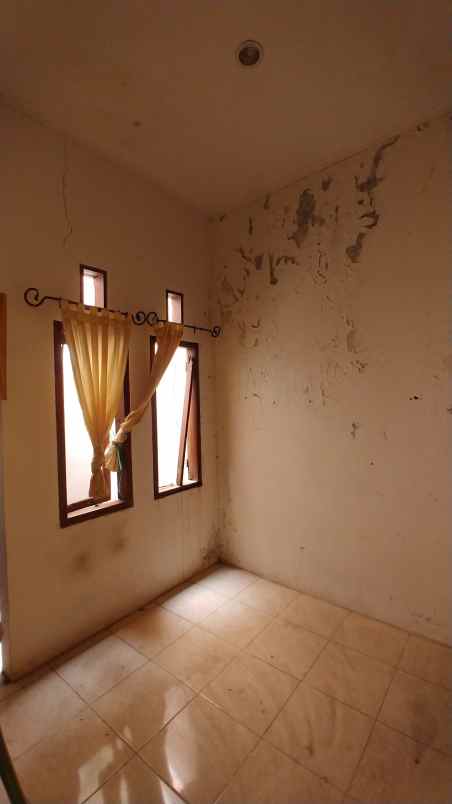 disewakan rumah komplek selaras sariwangi