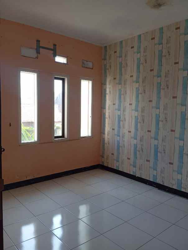 disewakan rumah komplek veledrome padasuka