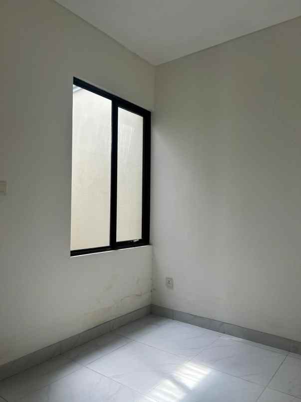 disewakan rumah lavon swan city cikupa