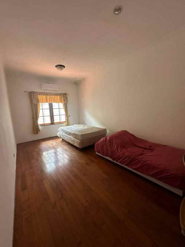 disewakan rumah prapen indah timur