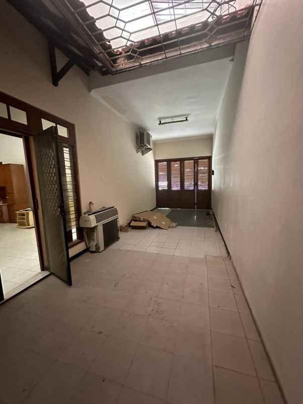 disewakan rumah prapen indah timur