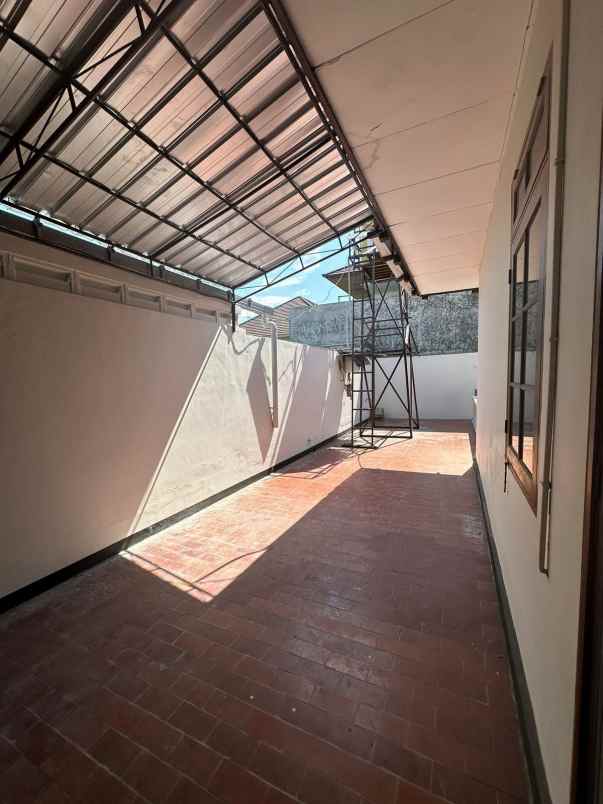 disewakan rumah prapen indah timur