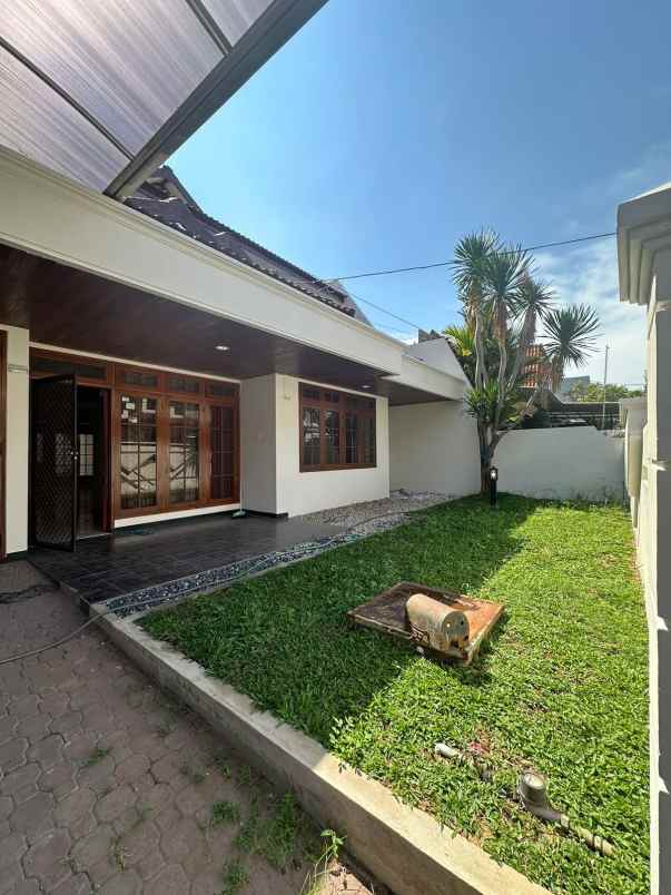 disewakan rumah prapen indah timur