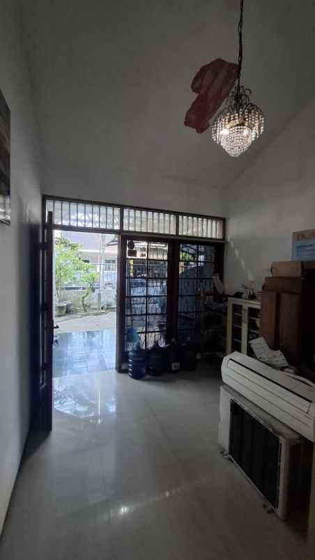 disewakan rumah raya darmo permai selatan