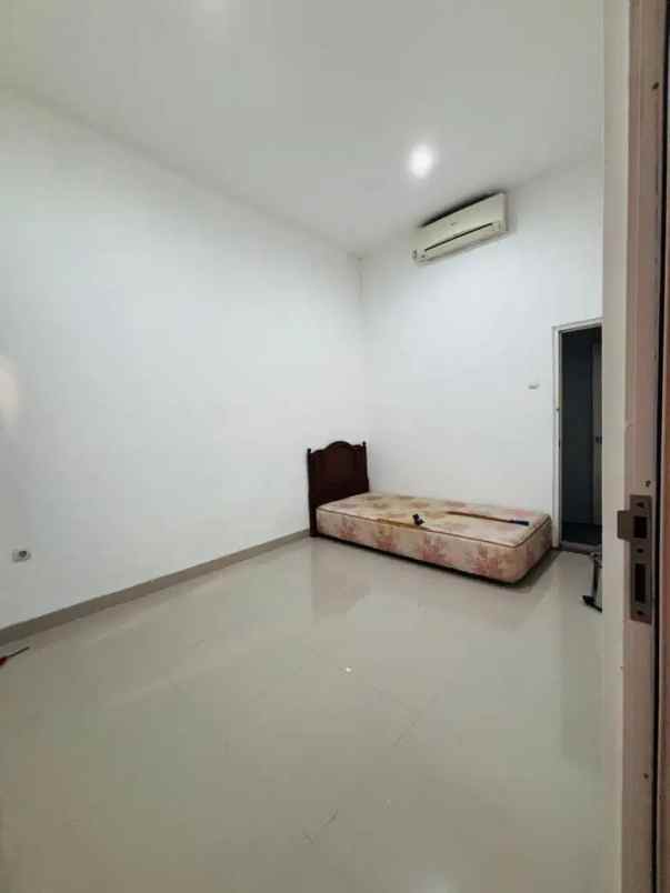 disewakan rumah regency melati mas