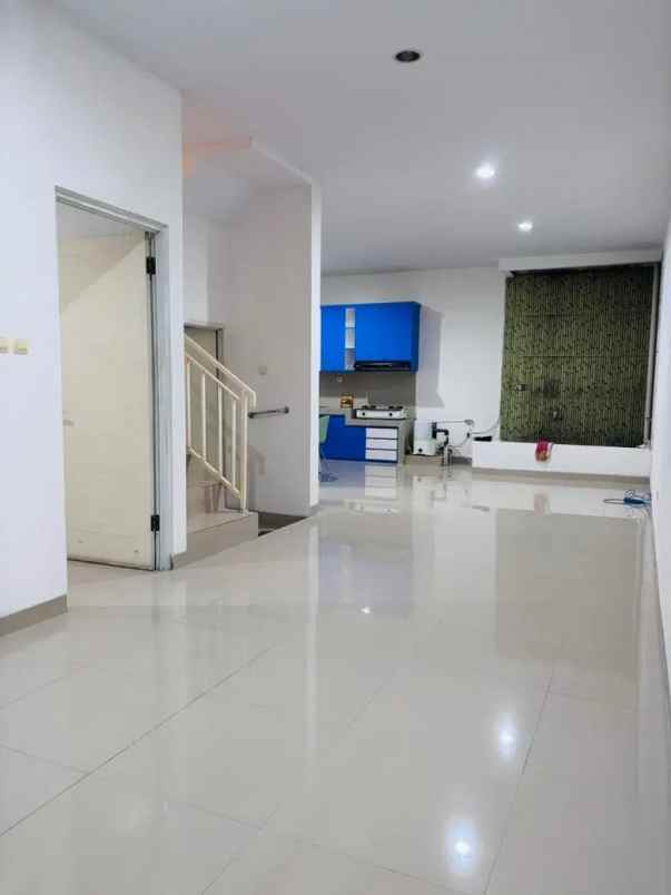 disewakan rumah regency melati mas