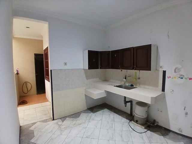 disewakan rumah simpang darmo permai utara