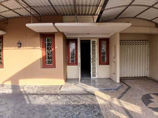 disewakan rumah simpang darmo permai utara